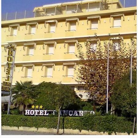 Hotel San Carlo 마리아나디피에트라산타 외부 사진